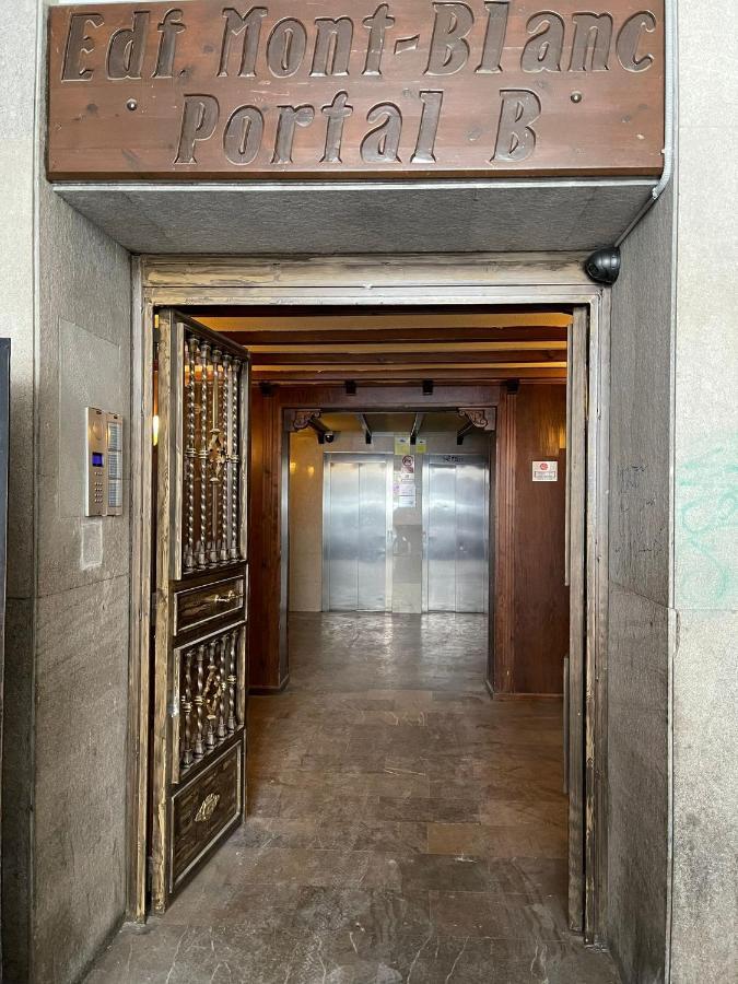 apartamento en la plaza Sierra Nevada Bagian luar foto